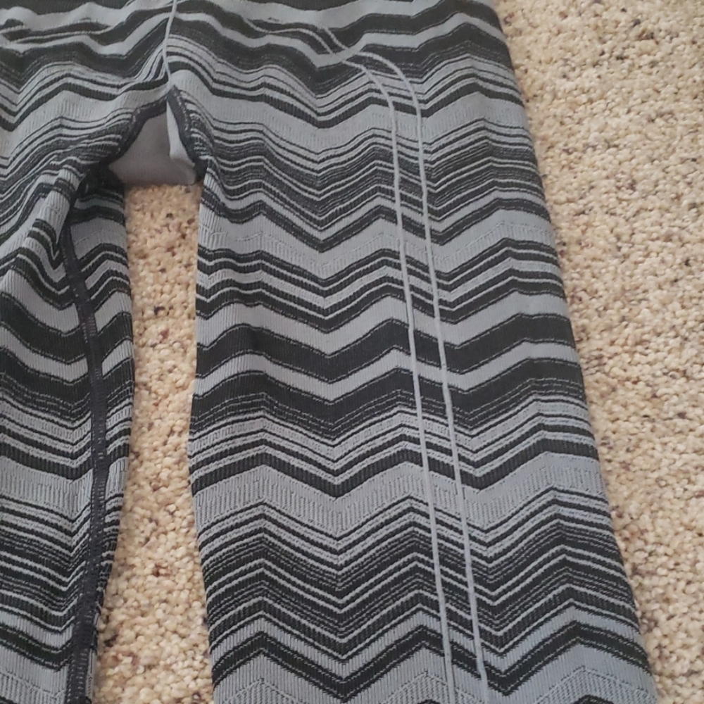 Lululemon - Picture 4 of 4